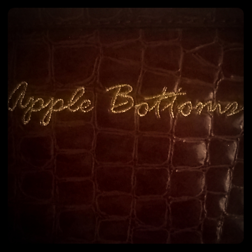 Women's Apple 🍎 Bottom Handbag